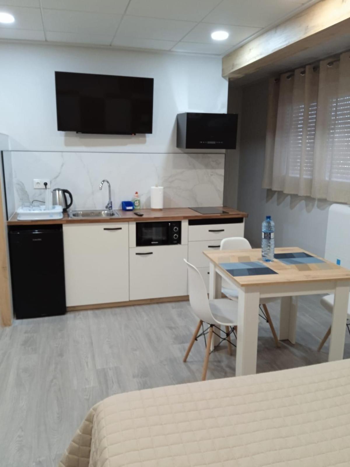 Hostal La Morenica Villena Extérieur photo