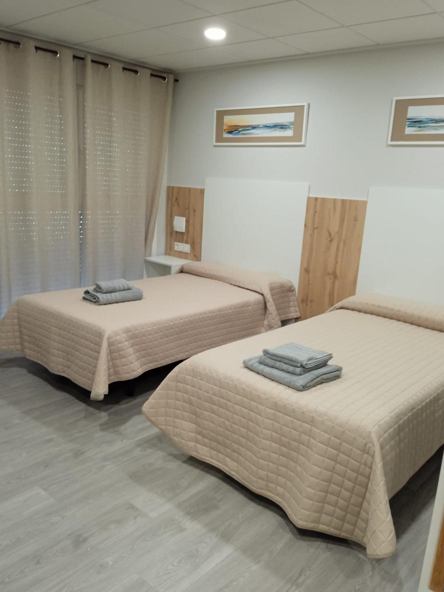 Hostal La Morenica Villena Extérieur photo